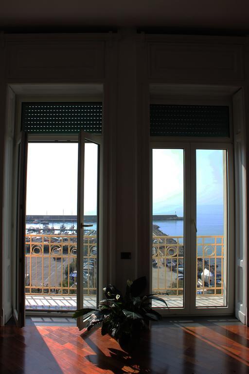 Luxury Apartment La Concordia Salerno Room photo